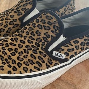 Vans leopard slipons